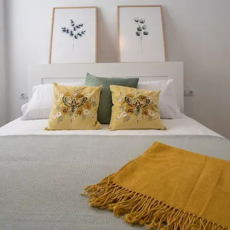 La Goleta Apartment *